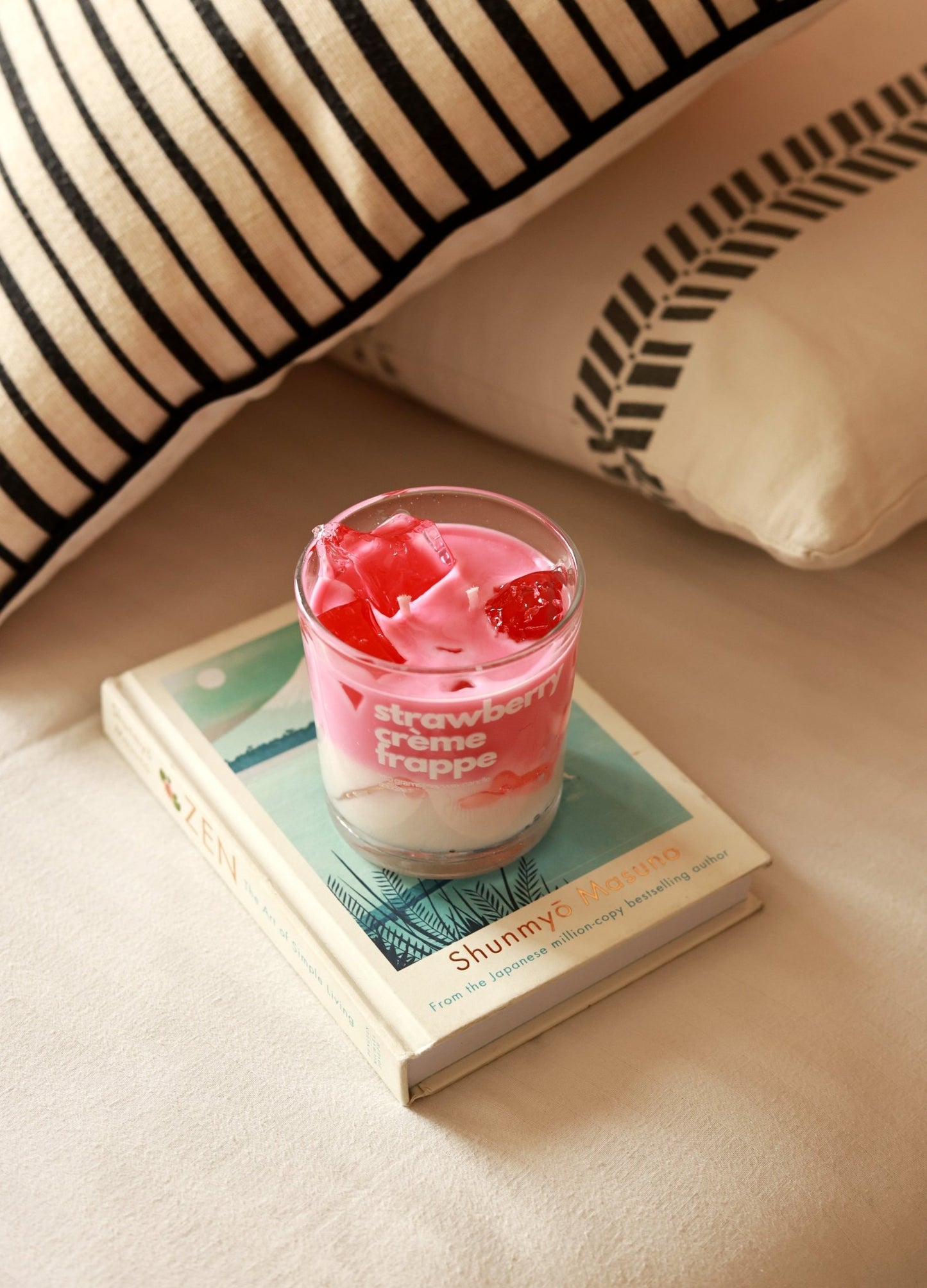 Strawberry Crème Frappe